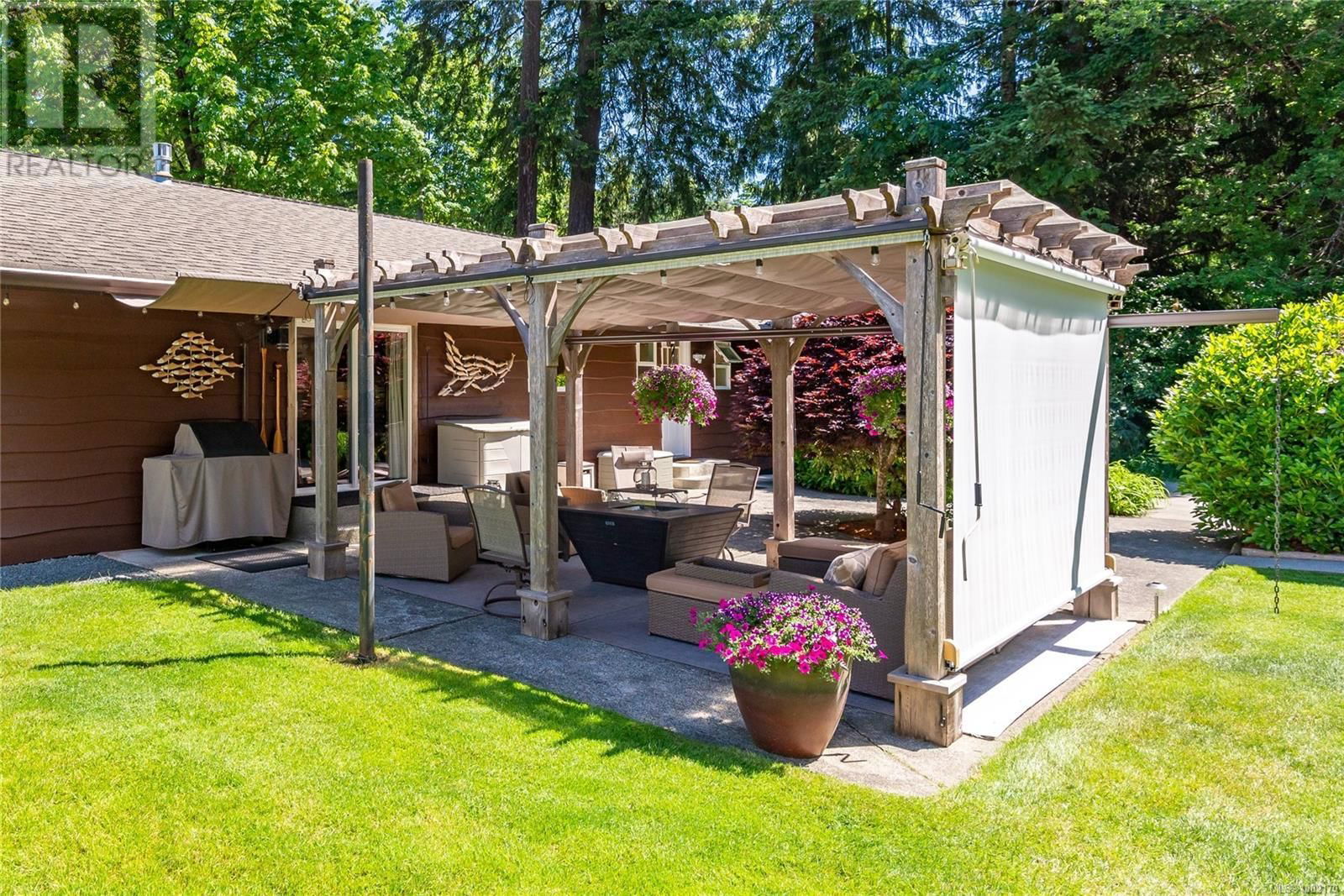 2531 CAMPBELL RIVER ROAD Image 52