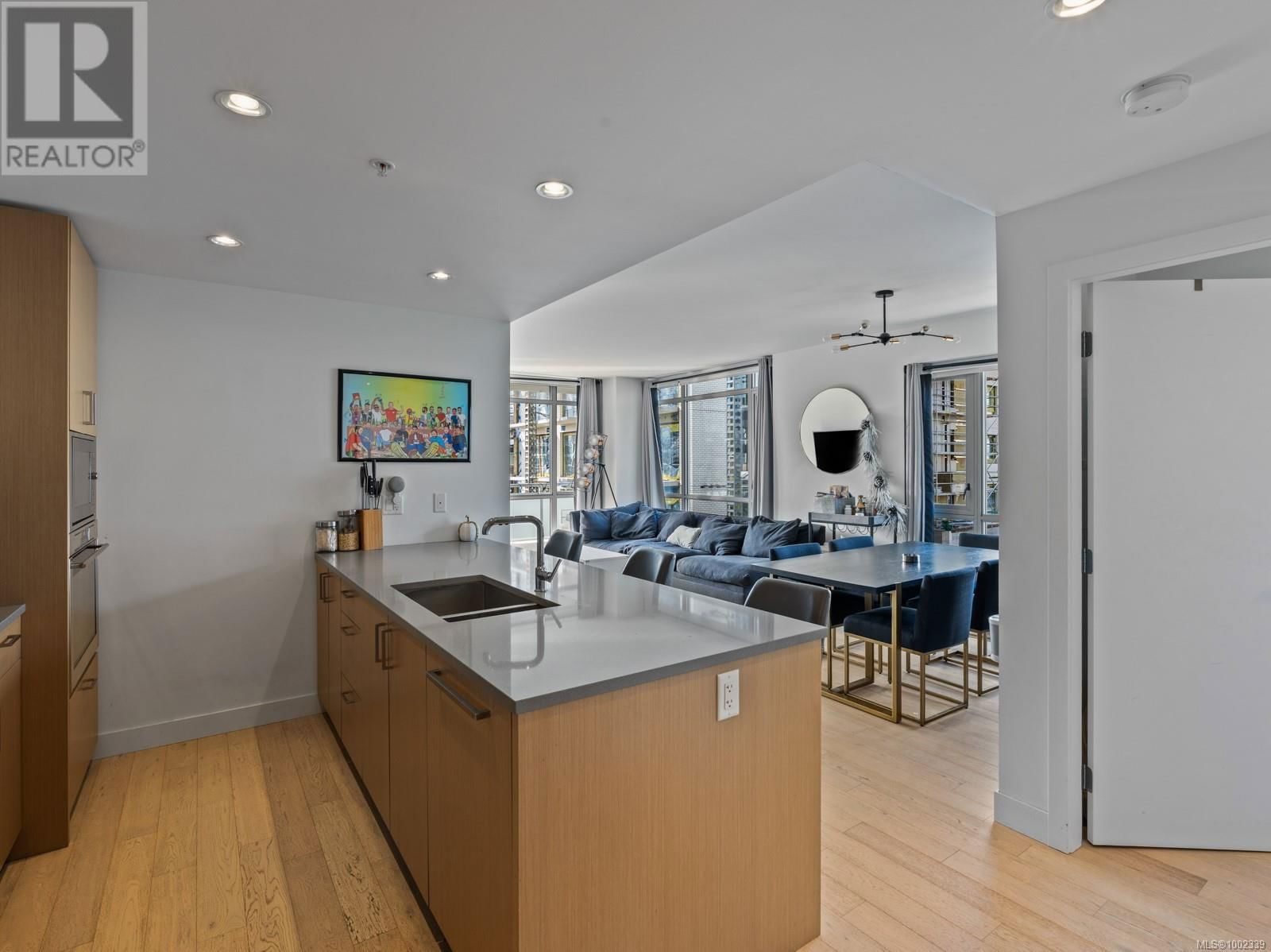 502 - 838 BROUGHTON STREET Image 6