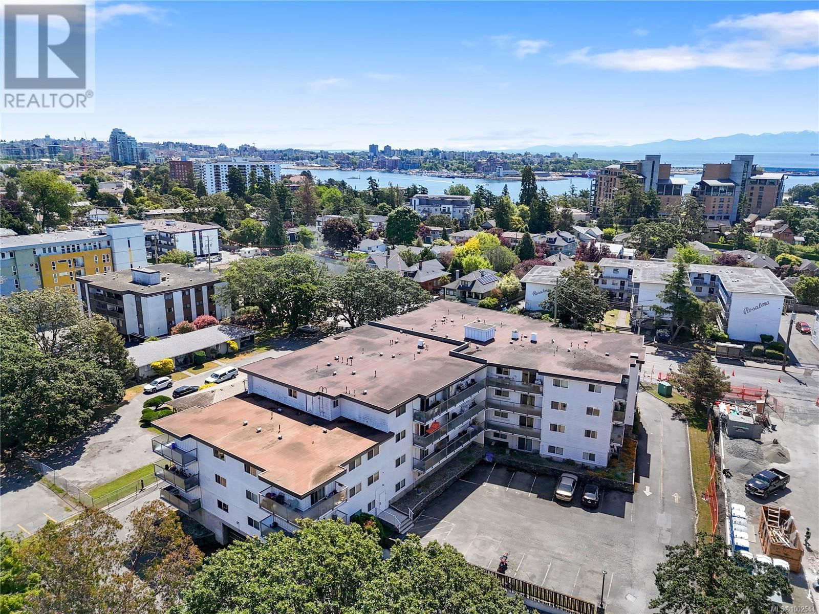303 - 848 ESQUIMALT ROAD Image 1