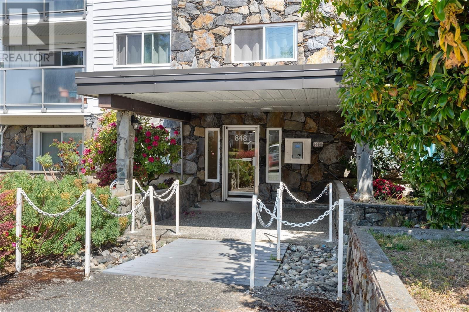 303 - 848 ESQUIMALT ROAD Image 21