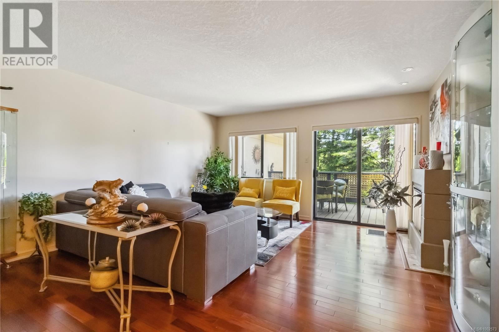 1 - 981 FIR TREE GLEN Image 12