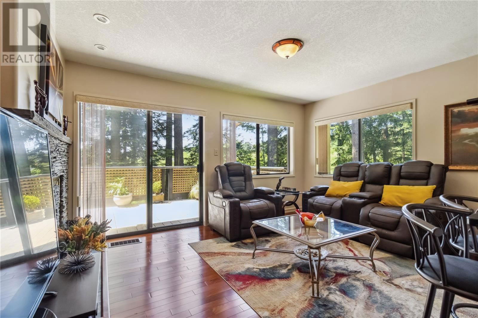 1 - 981 FIR TREE GLEN Image 14