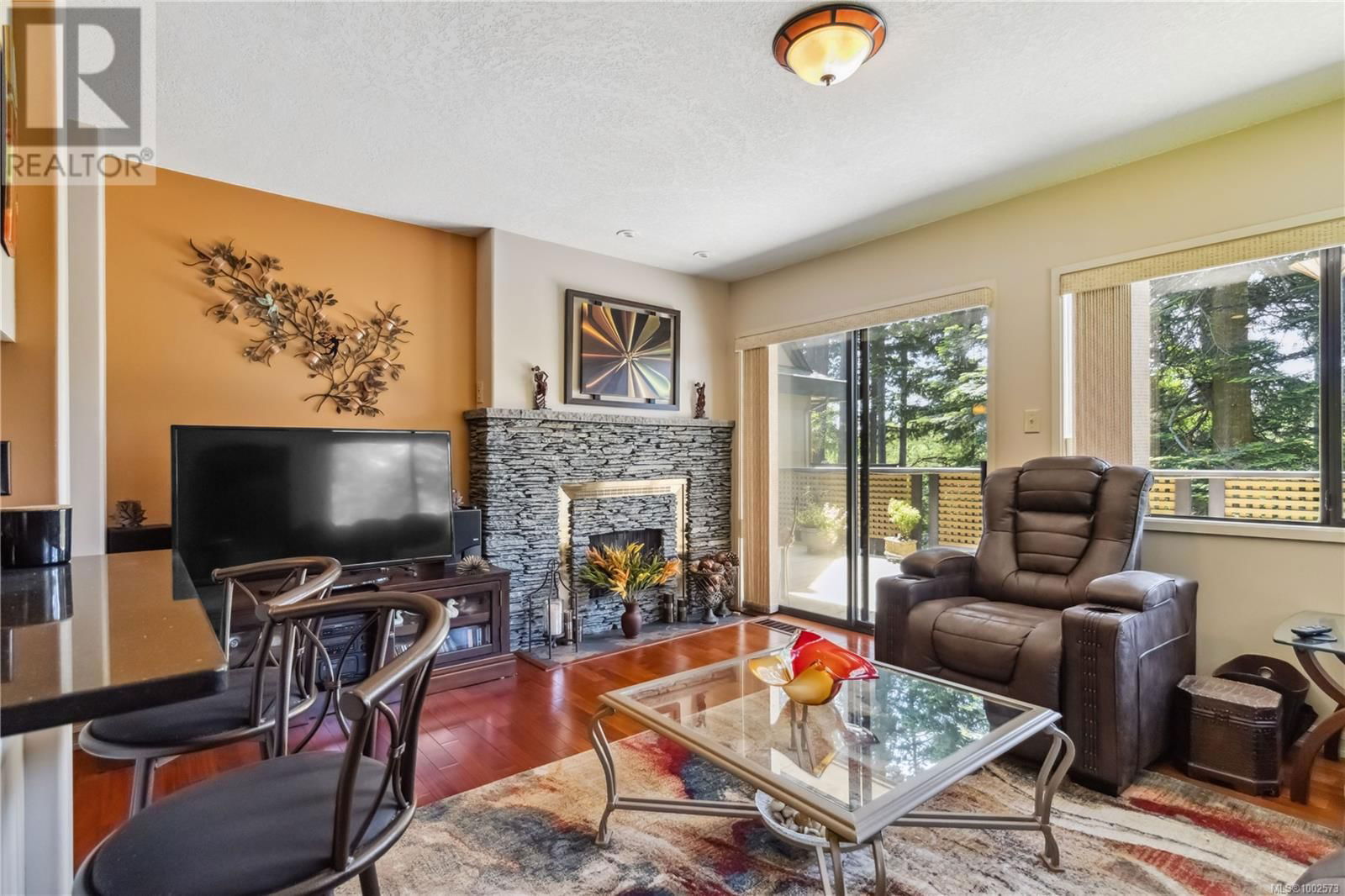 1 - 981 FIR TREE GLEN Image 16