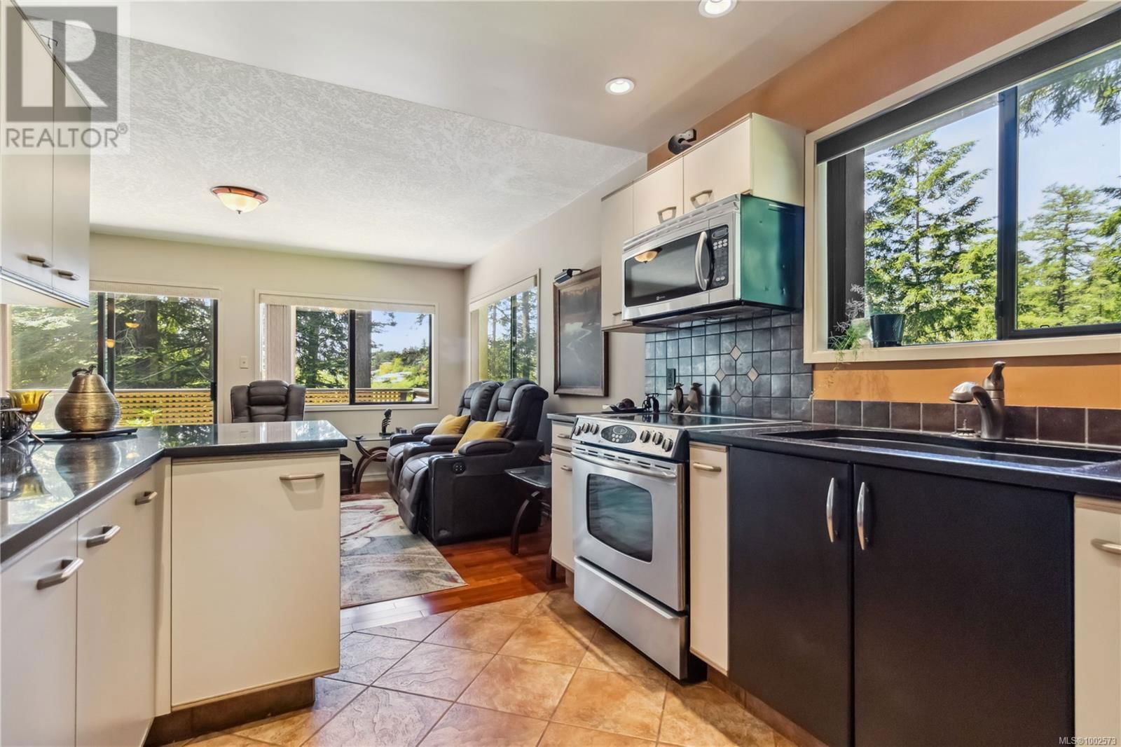 1 - 981 FIR TREE GLEN Image 20