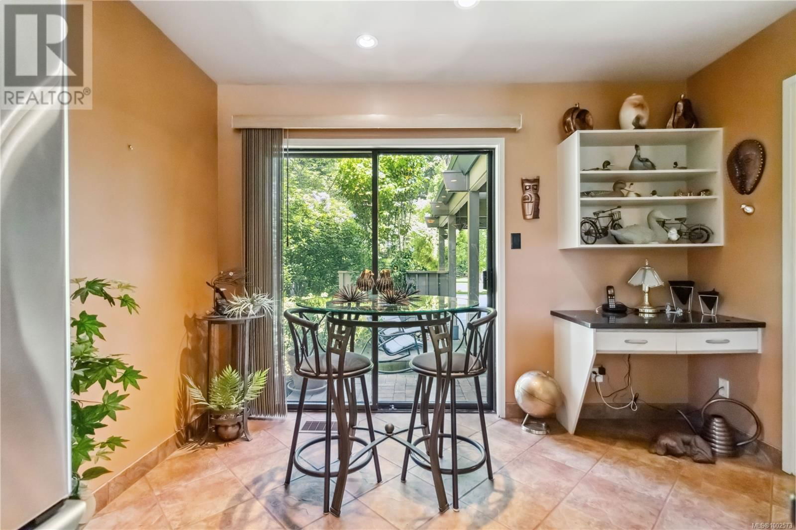 1 - 981 FIR TREE GLEN Image 23