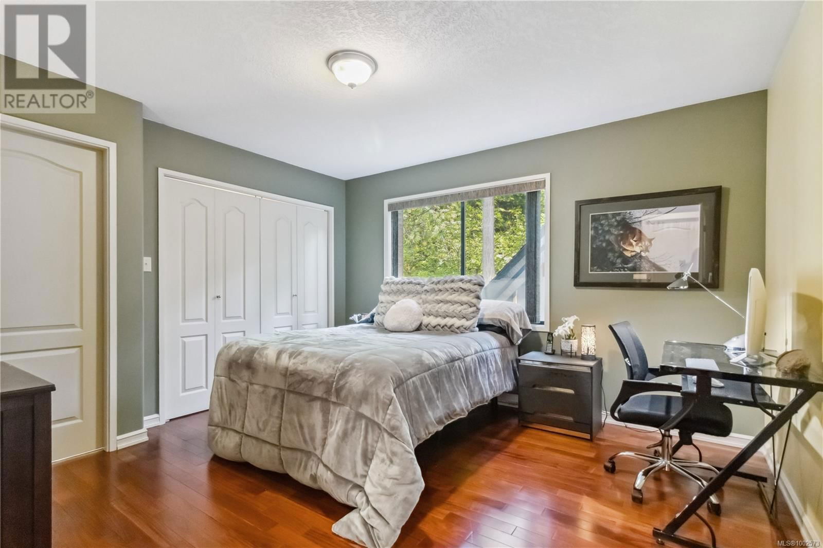 1 - 981 FIR TREE GLEN Image 24
