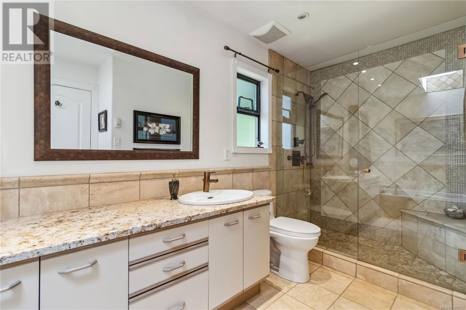 1 - 981 FIR TREE GLEN Image 33