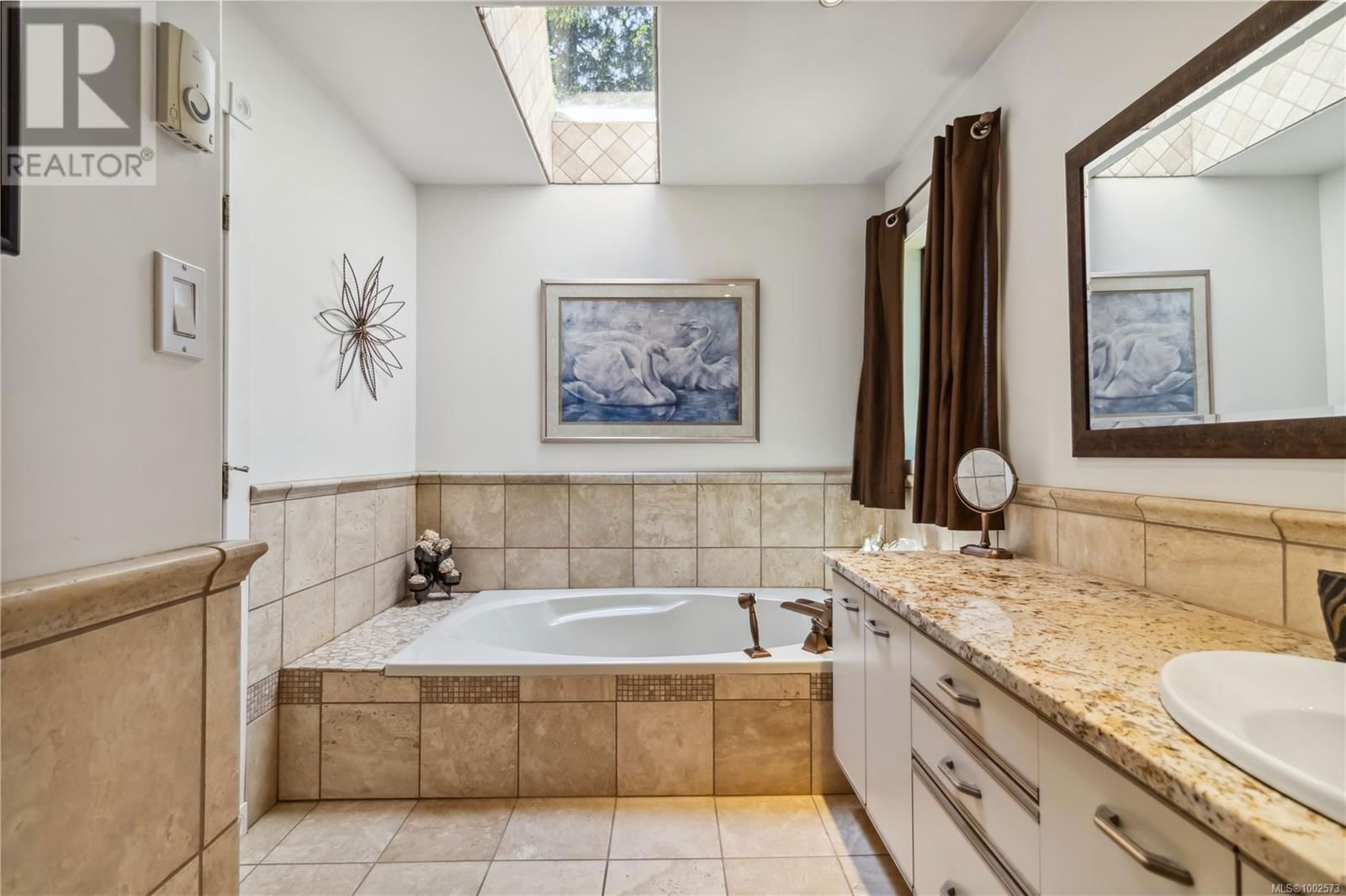 1 - 981 FIR TREE GLEN Image 34