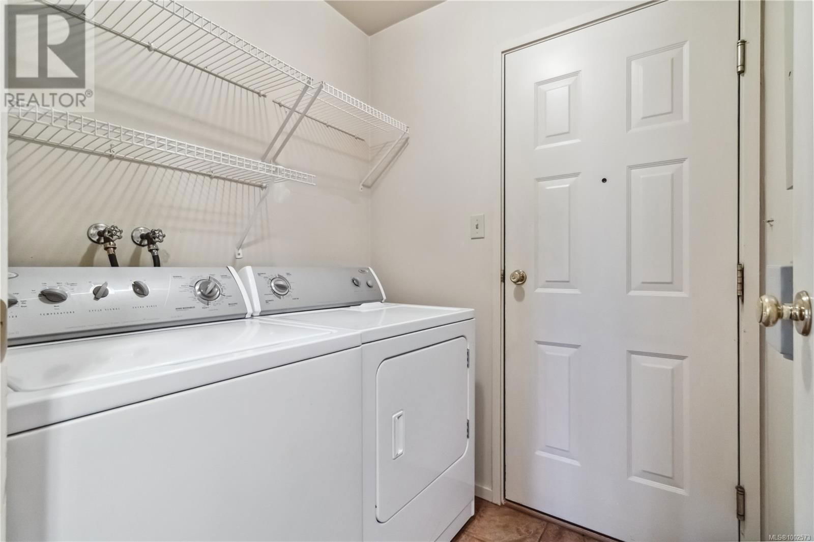 1 - 981 FIR TREE GLEN Image 37