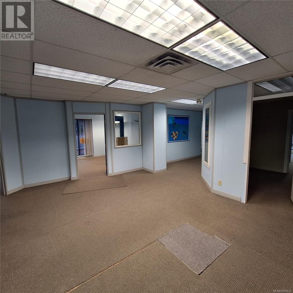 200 - 1585 BOWEN ROAD Image 12