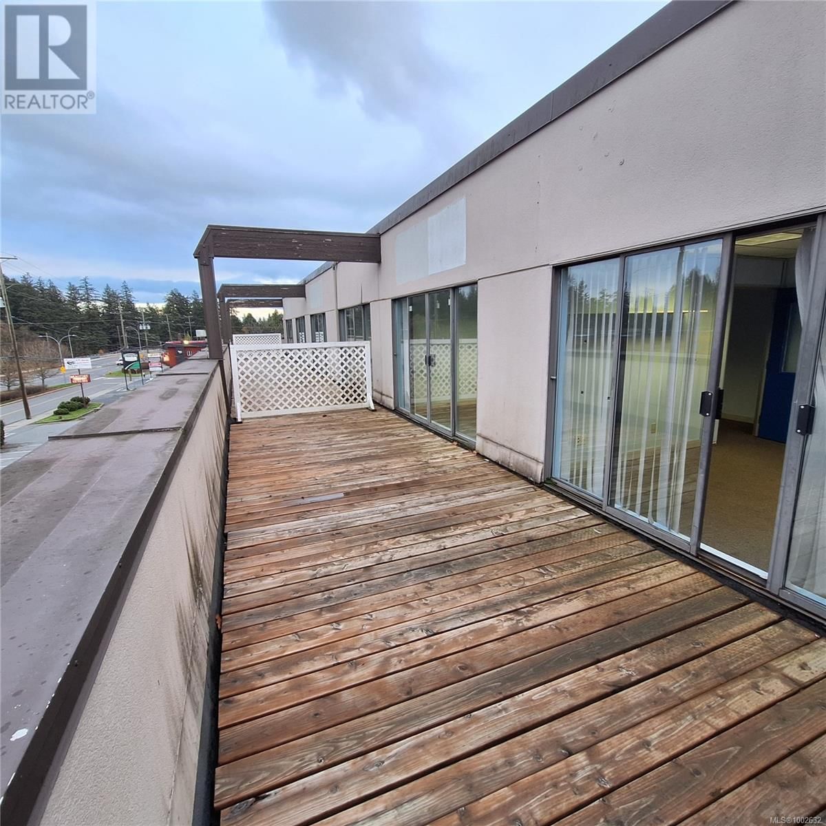 200 - 1585 BOWEN ROAD Image 13