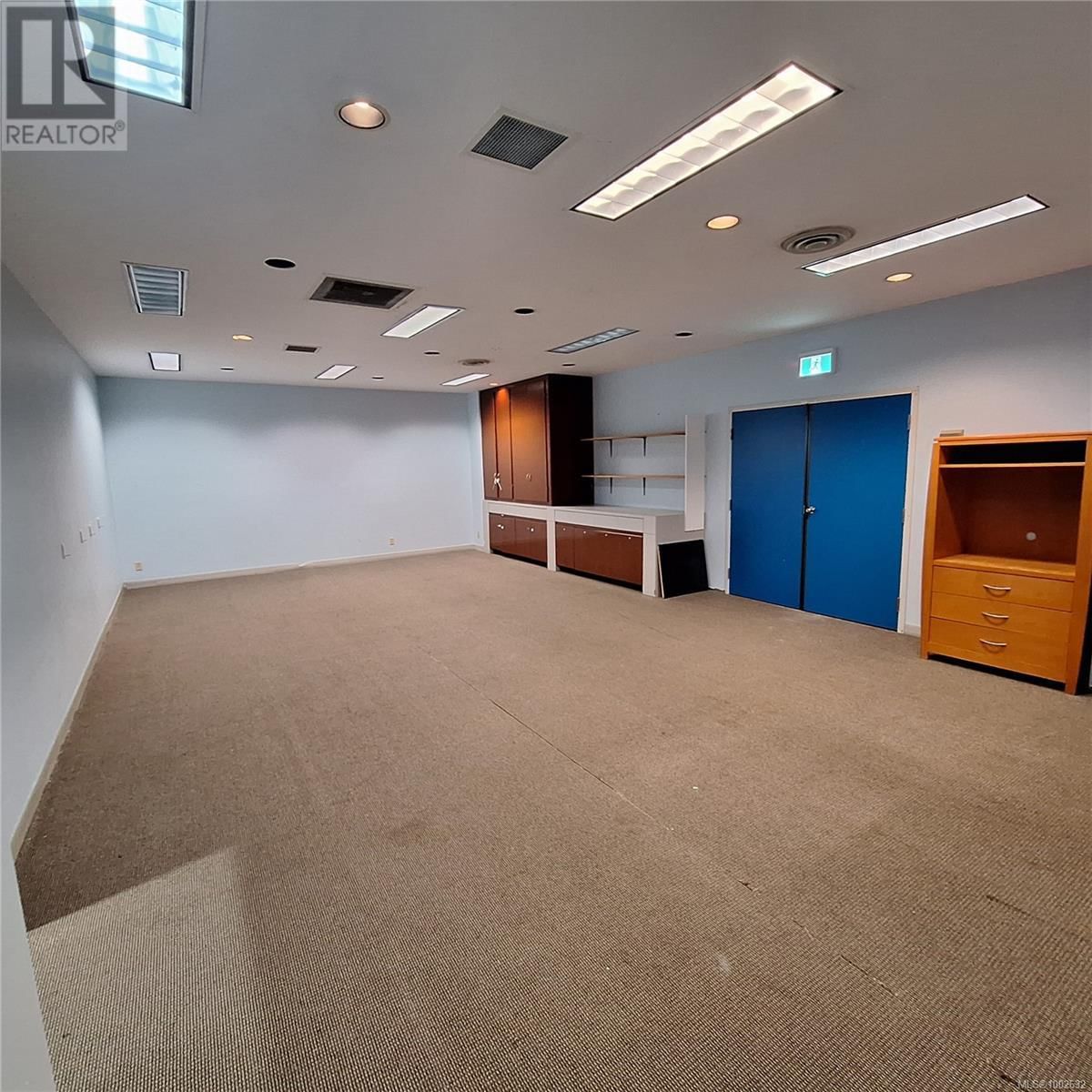 200 - 1585 BOWEN ROAD Image 5