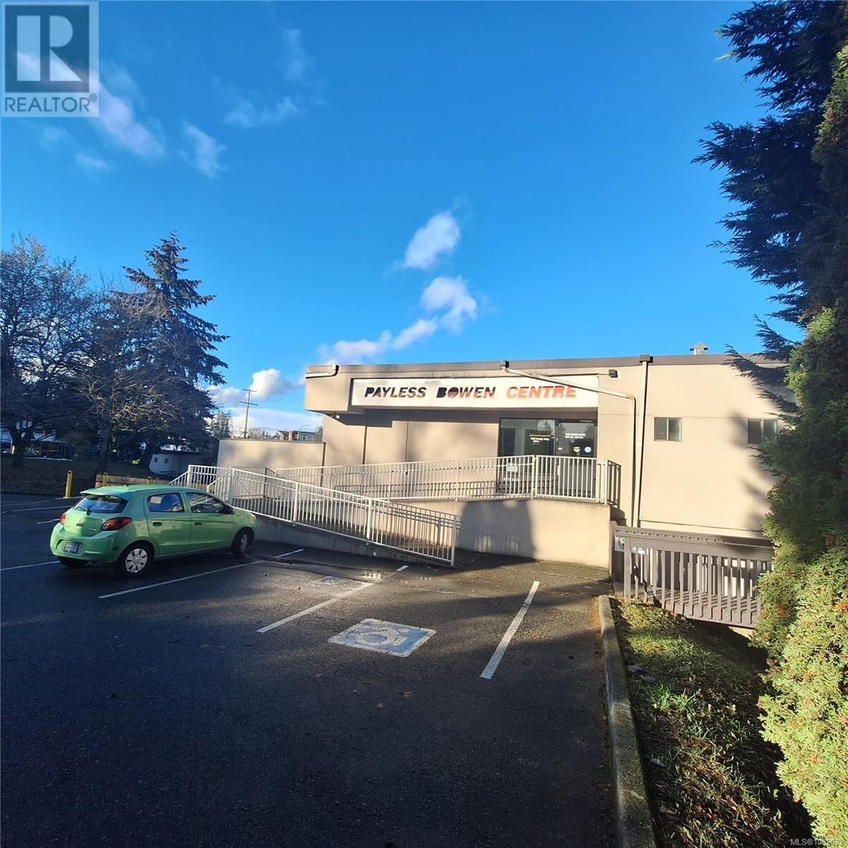 200 - 1585 BOWEN ROAD Image 6