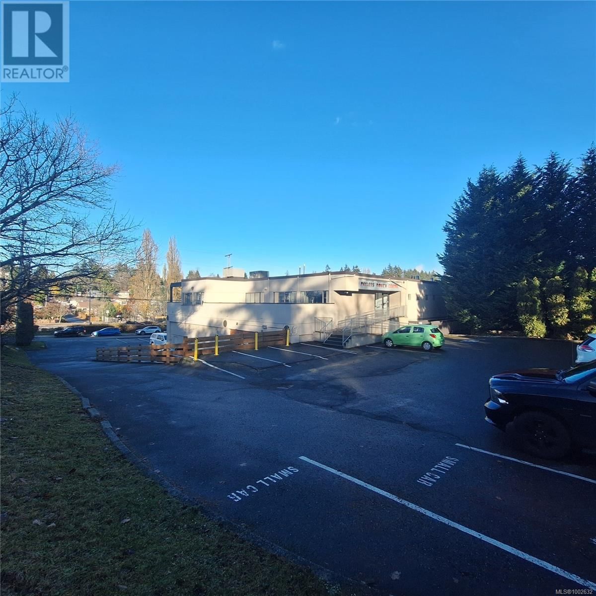 200 - 1585 BOWEN ROAD Image 7