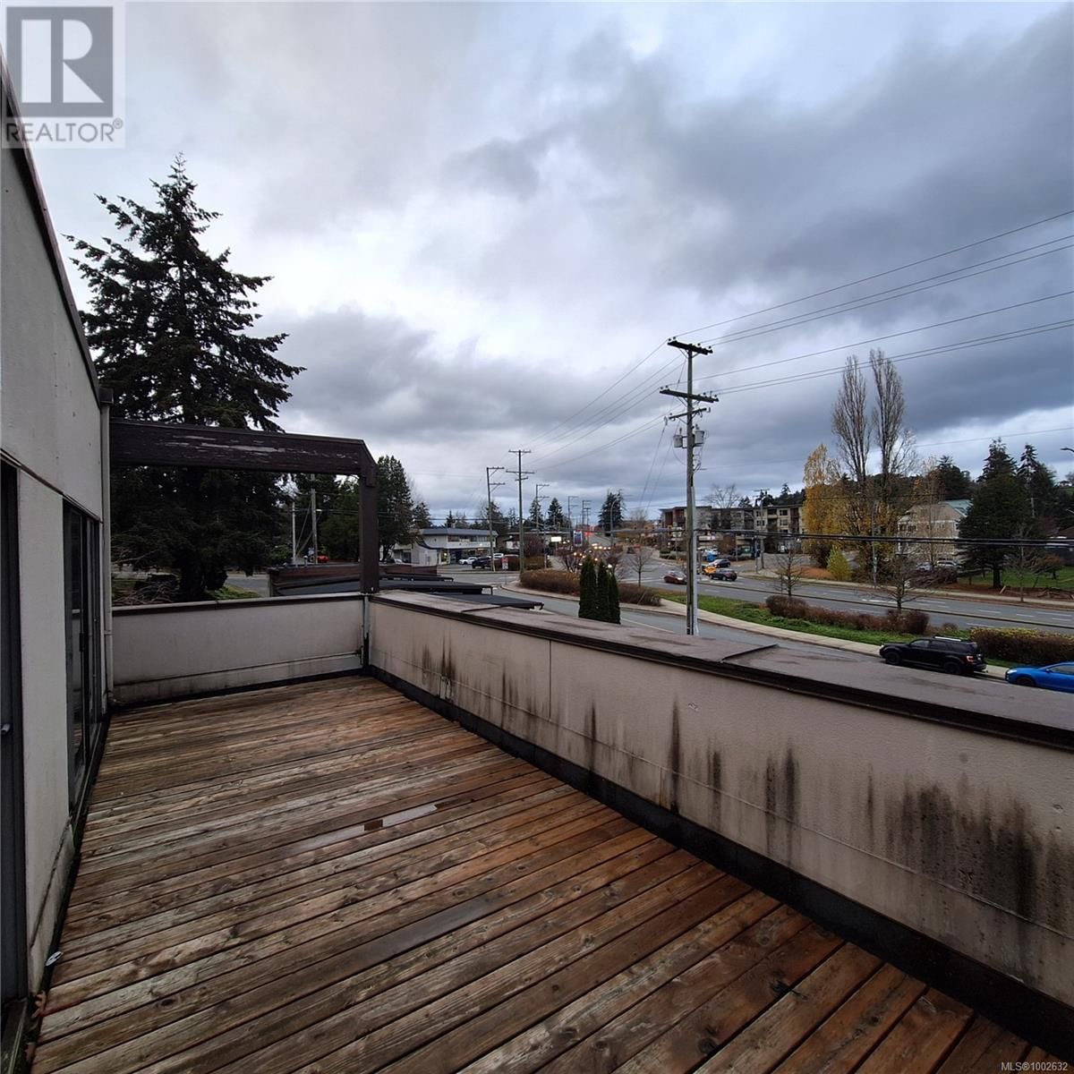200 - 1585 BOWEN ROAD Image 9