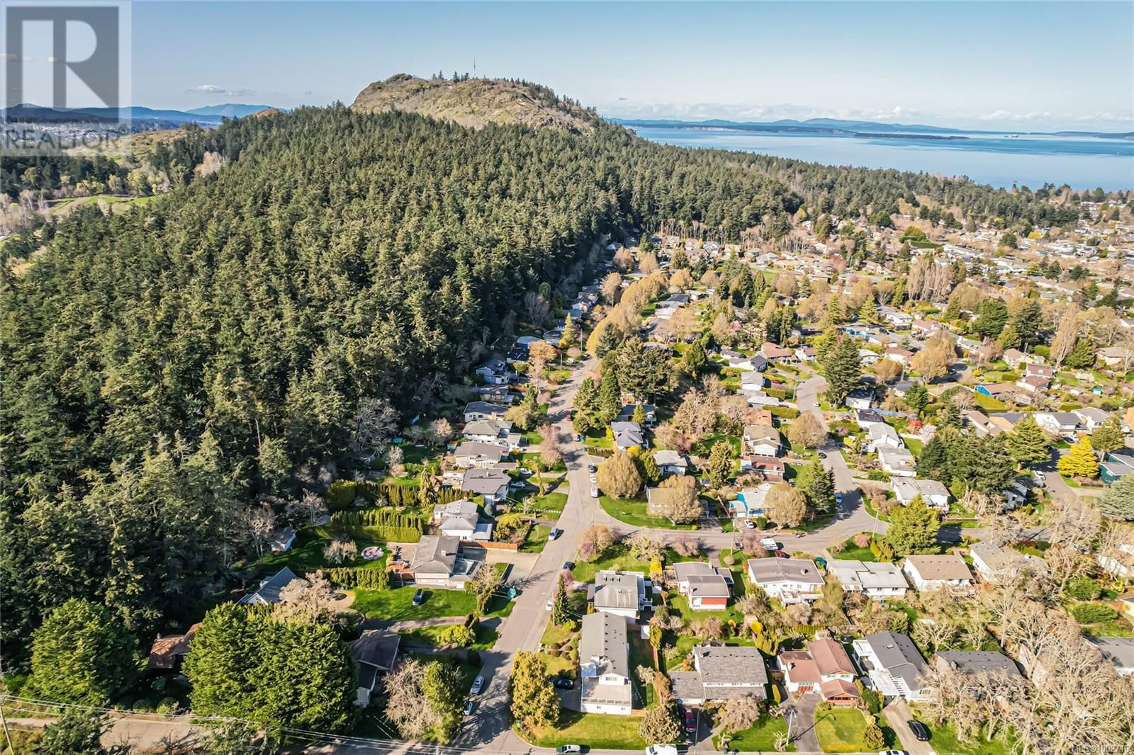 4251 PARKSIDE CRESCENT Image 44