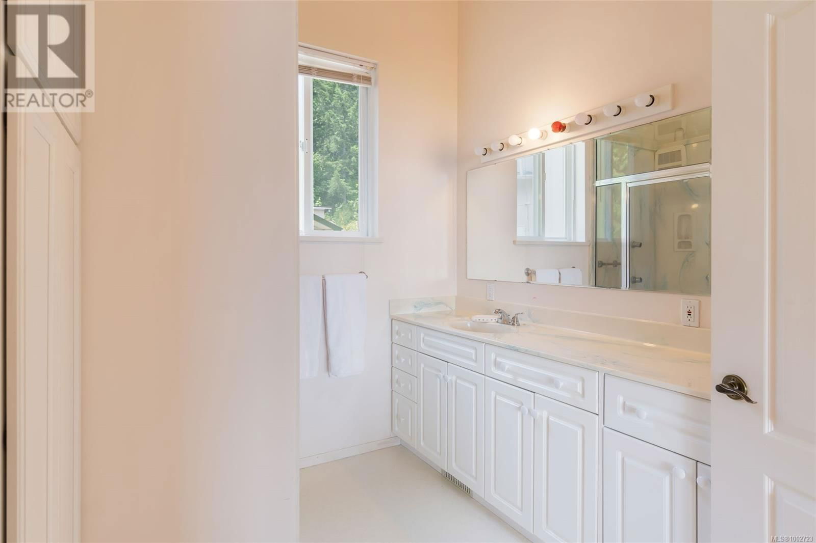 885 CHERRY POINT ROAD Image 31