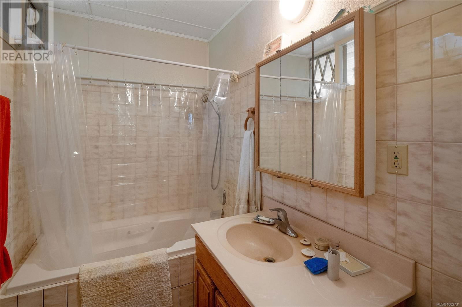 1539 MONTEREY AVENUE Image 28