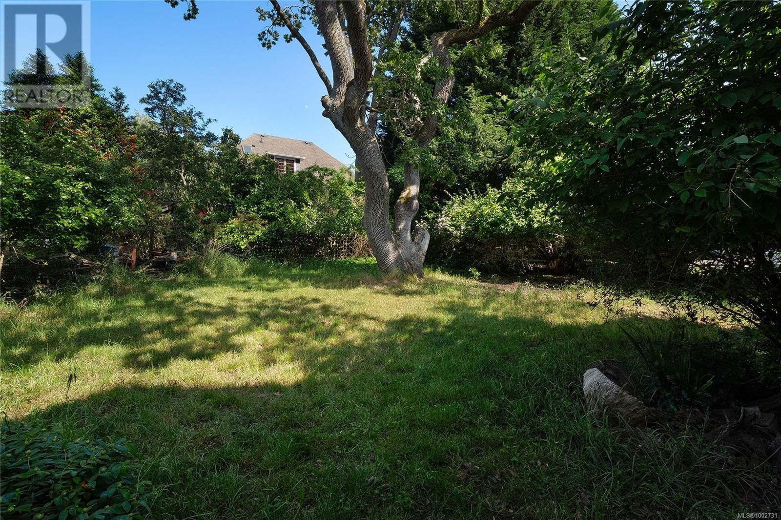 1539 MONTEREY AVENUE Image 8