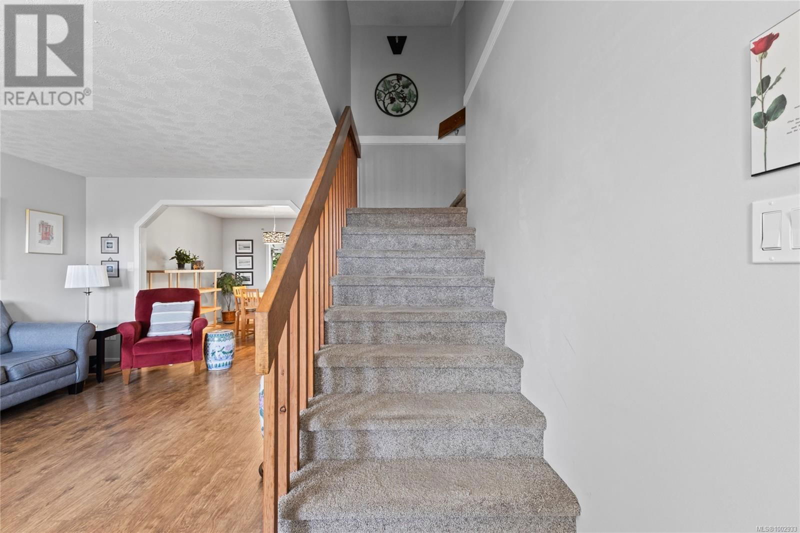1692 MEADOWBROOK DRIVE Image 22