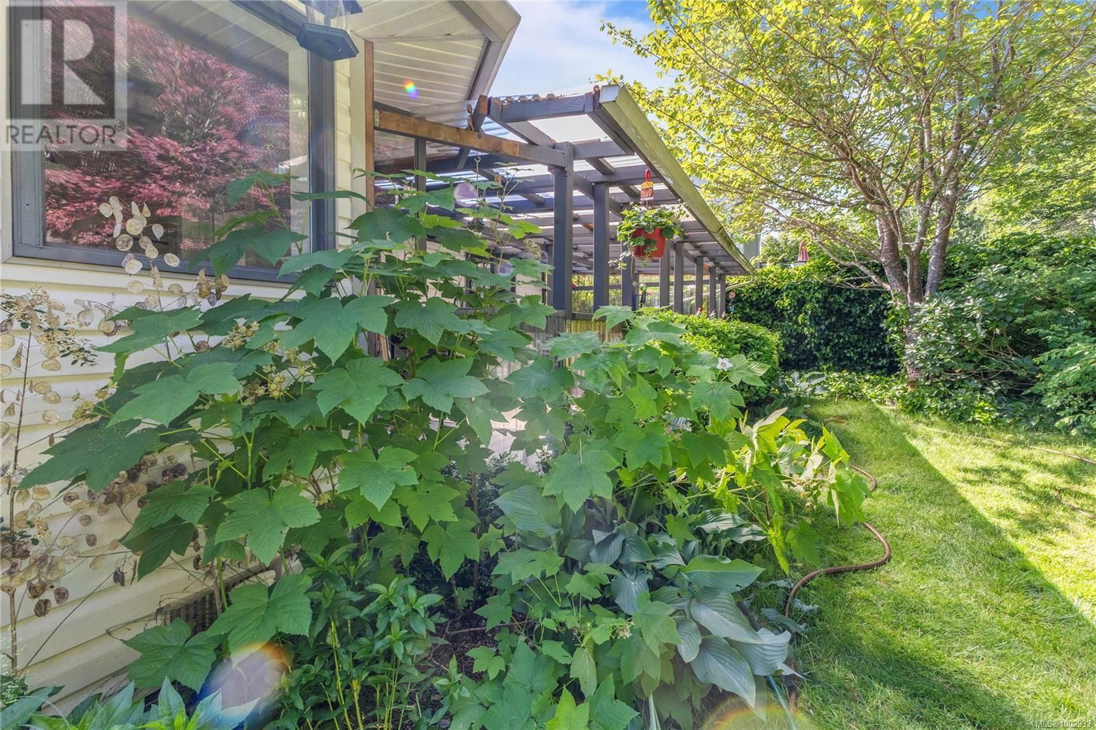 1692 MEADOWBROOK DRIVE Image 37