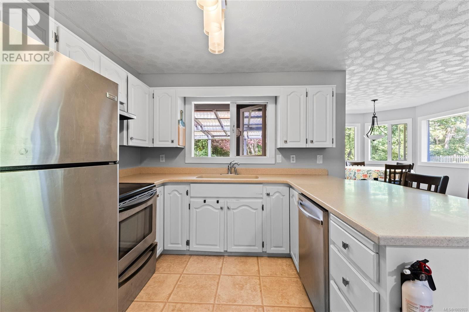 1692 MEADOWBROOK DRIVE Image 5