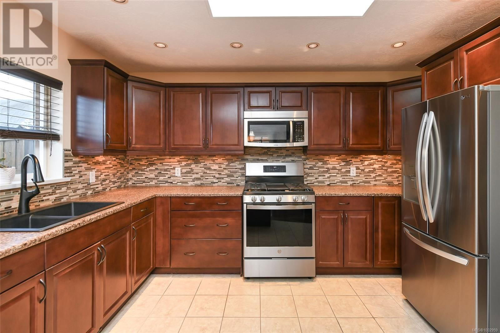 2664 RYDAL AVENUE Image 20