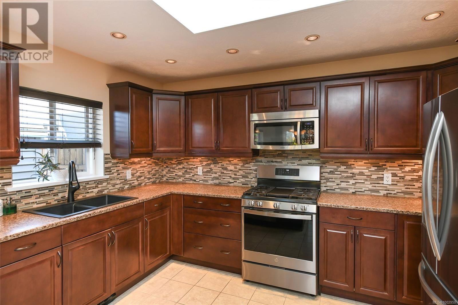 2664 RYDAL AVENUE Image 23