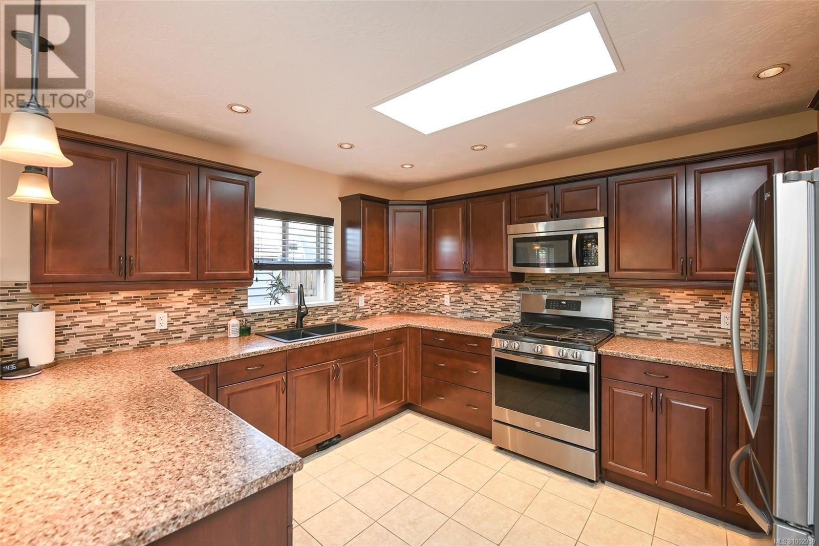 2664 RYDAL AVENUE Image 8