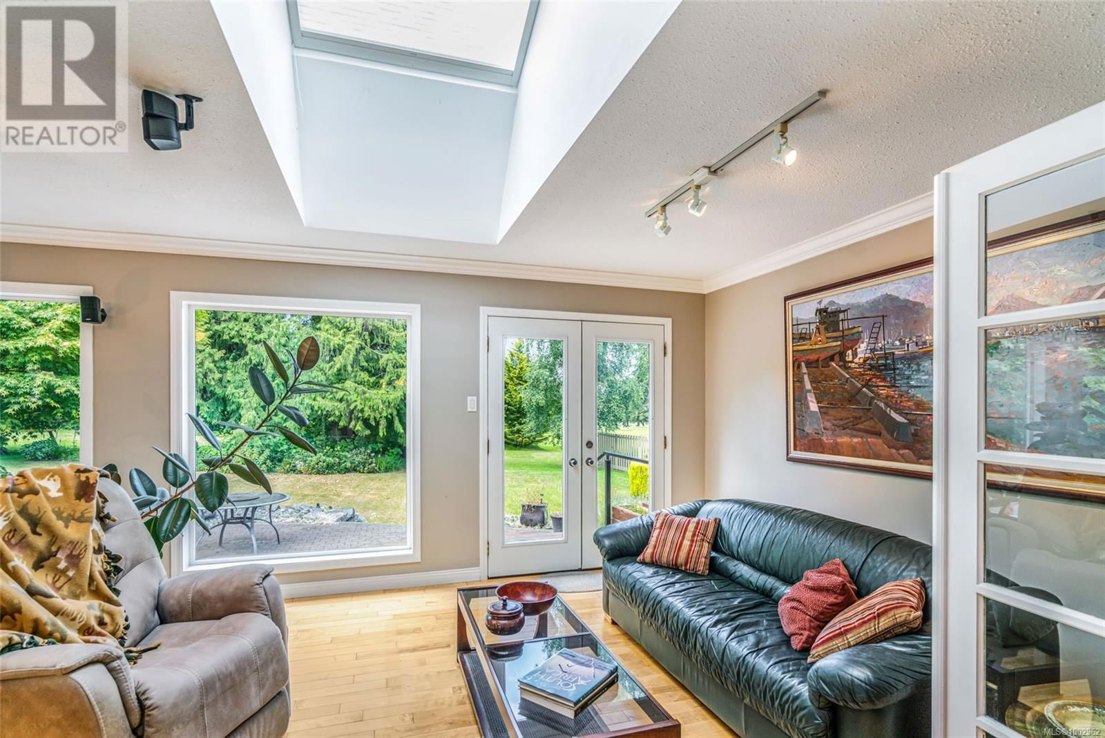 1023 HARLEQUIN ROAD Image 10