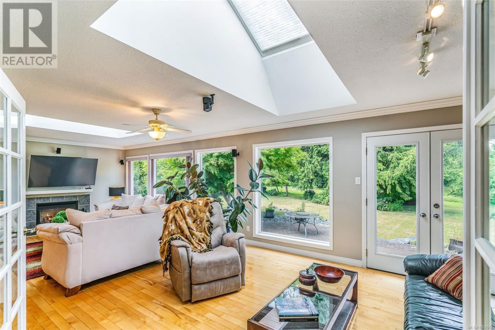 1023 HARLEQUIN ROAD Image 11