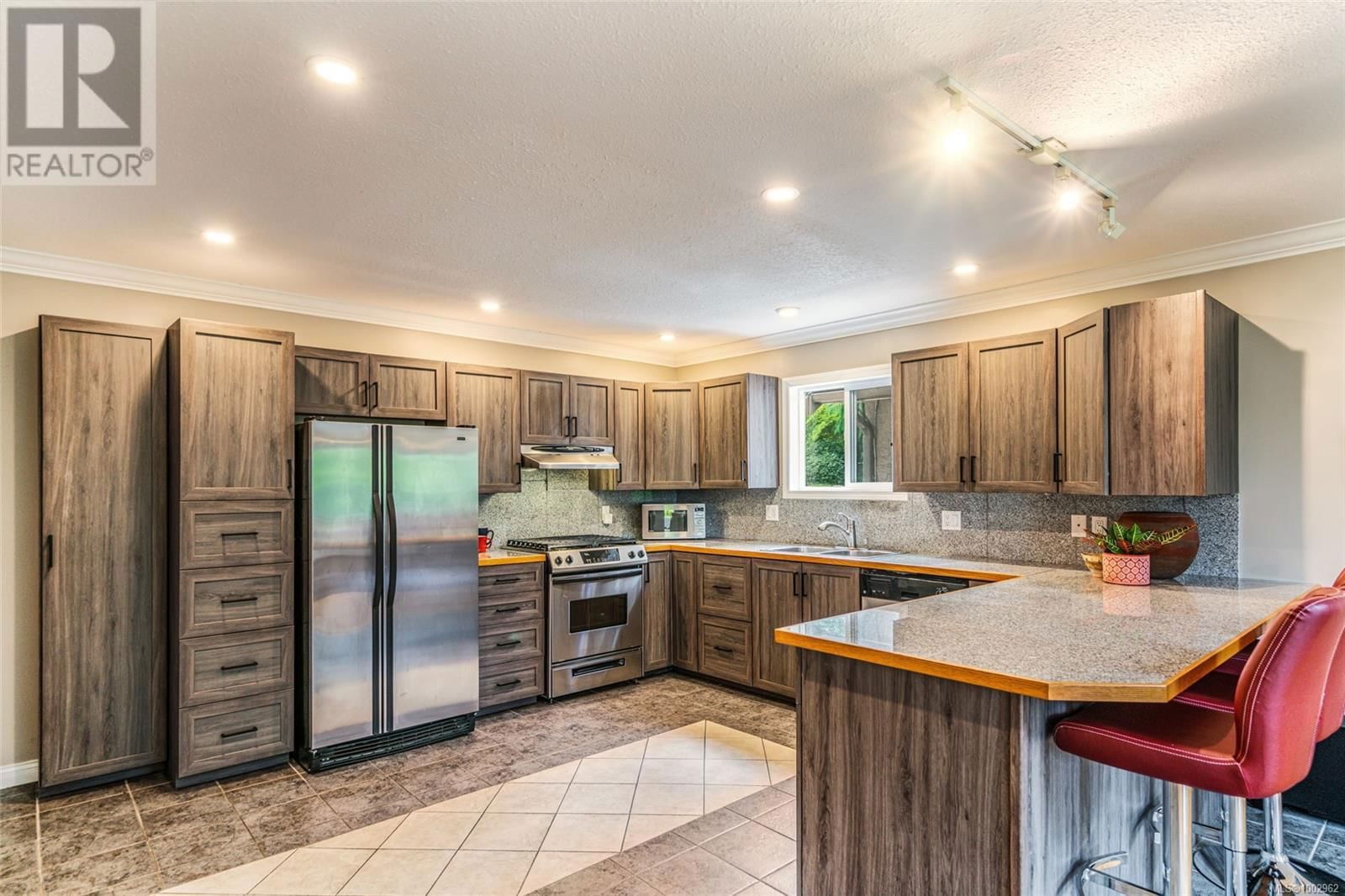 1023 HARLEQUIN ROAD Image 13