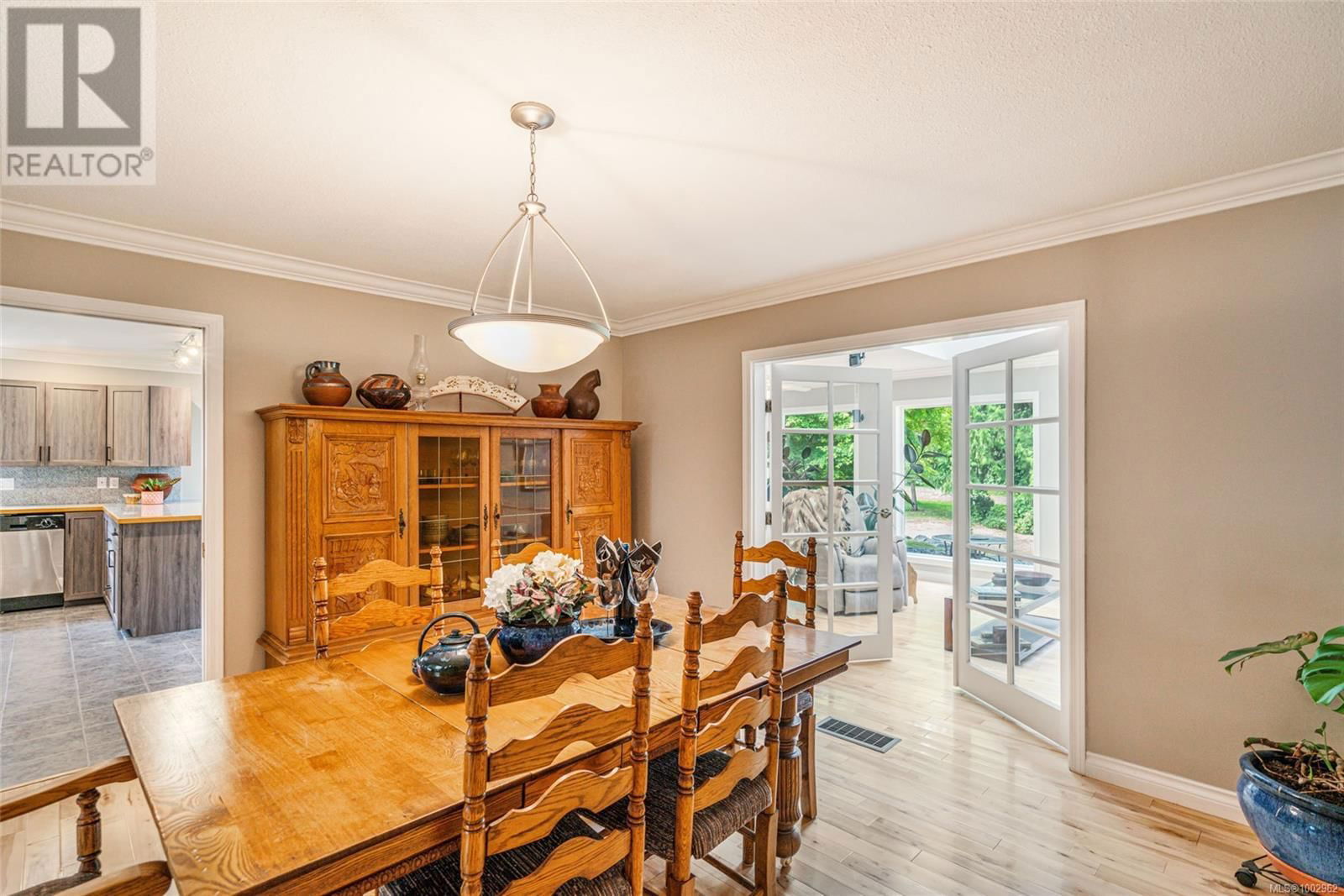 1023 HARLEQUIN ROAD Image 19