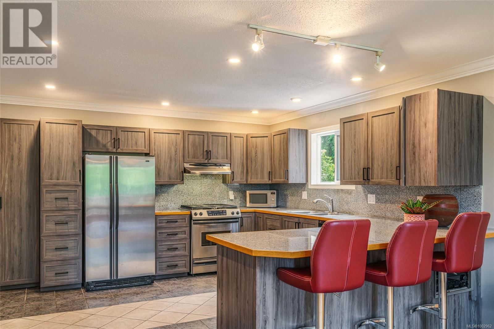 1023 HARLEQUIN ROAD Image 4