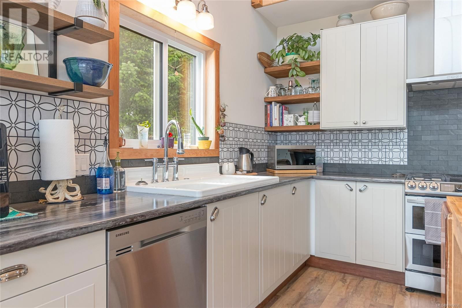 55 MIDLAND ROAD Image 26