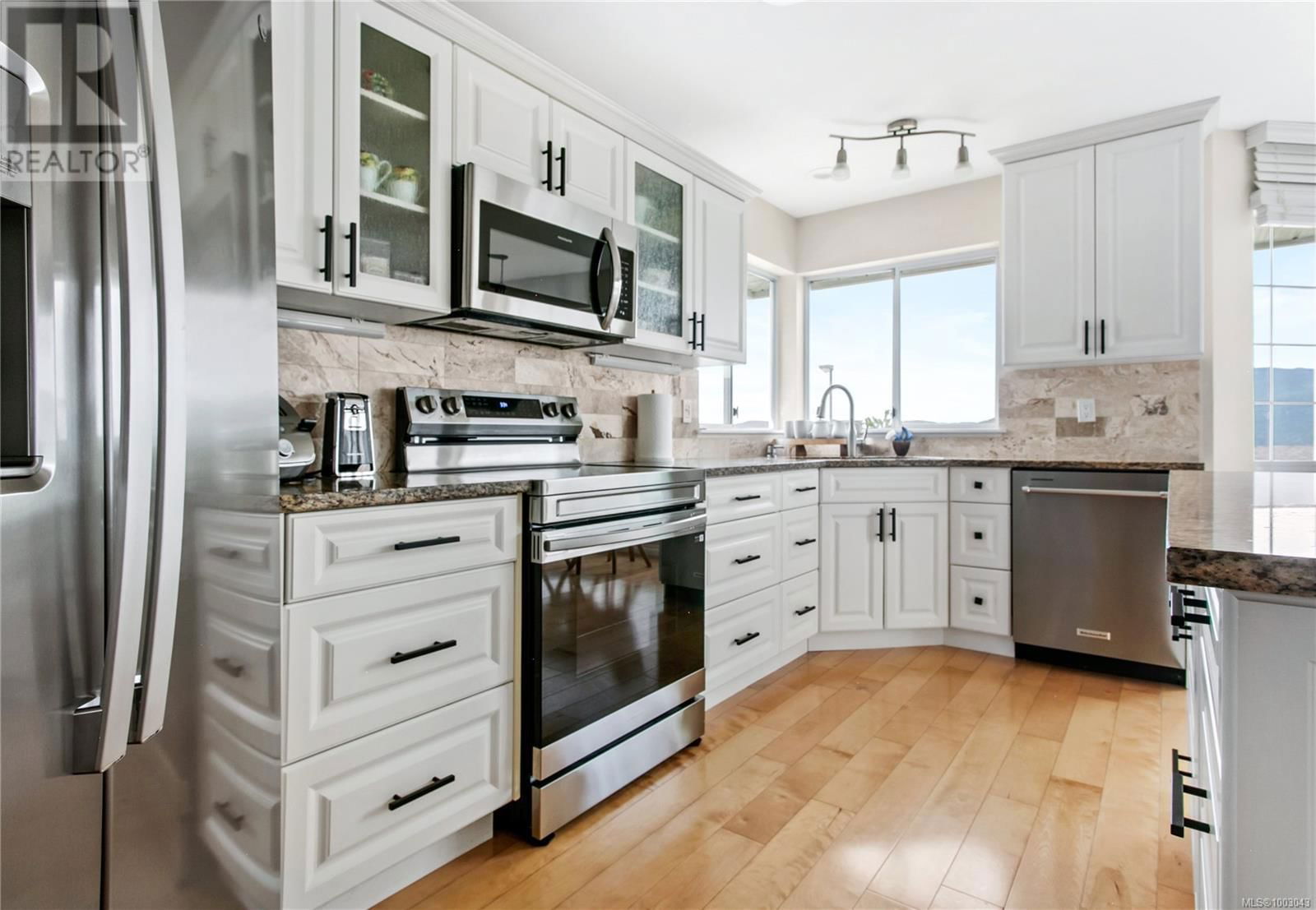 552 MARINE VIEW Image 10
