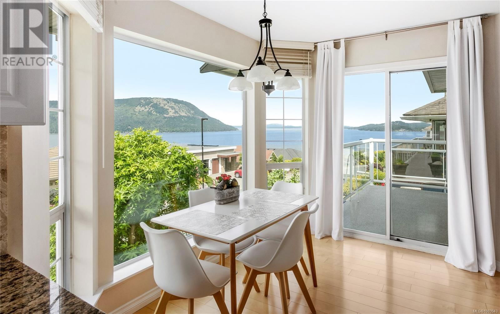 552 MARINE VIEW Image 12