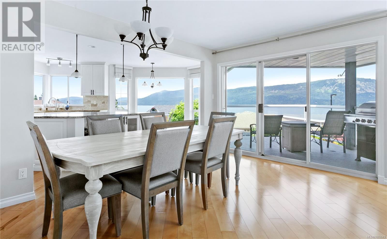 552 MARINE VIEW Image 16