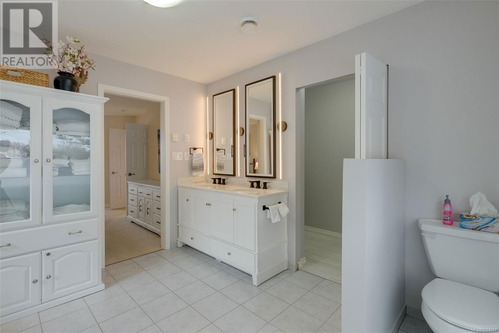 552 MARINE VIEW Image 23