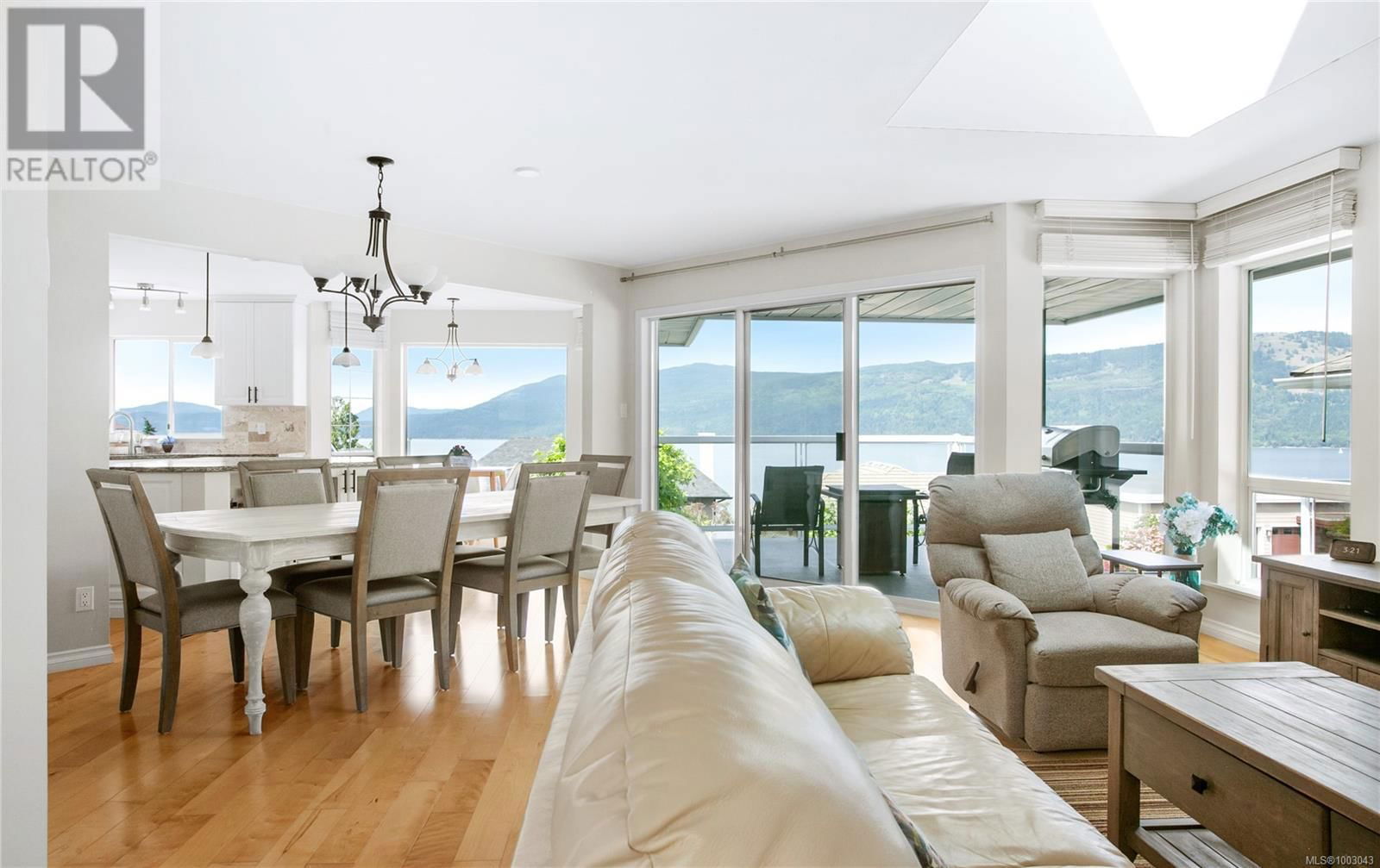 552 MARINE VIEW Image 3
