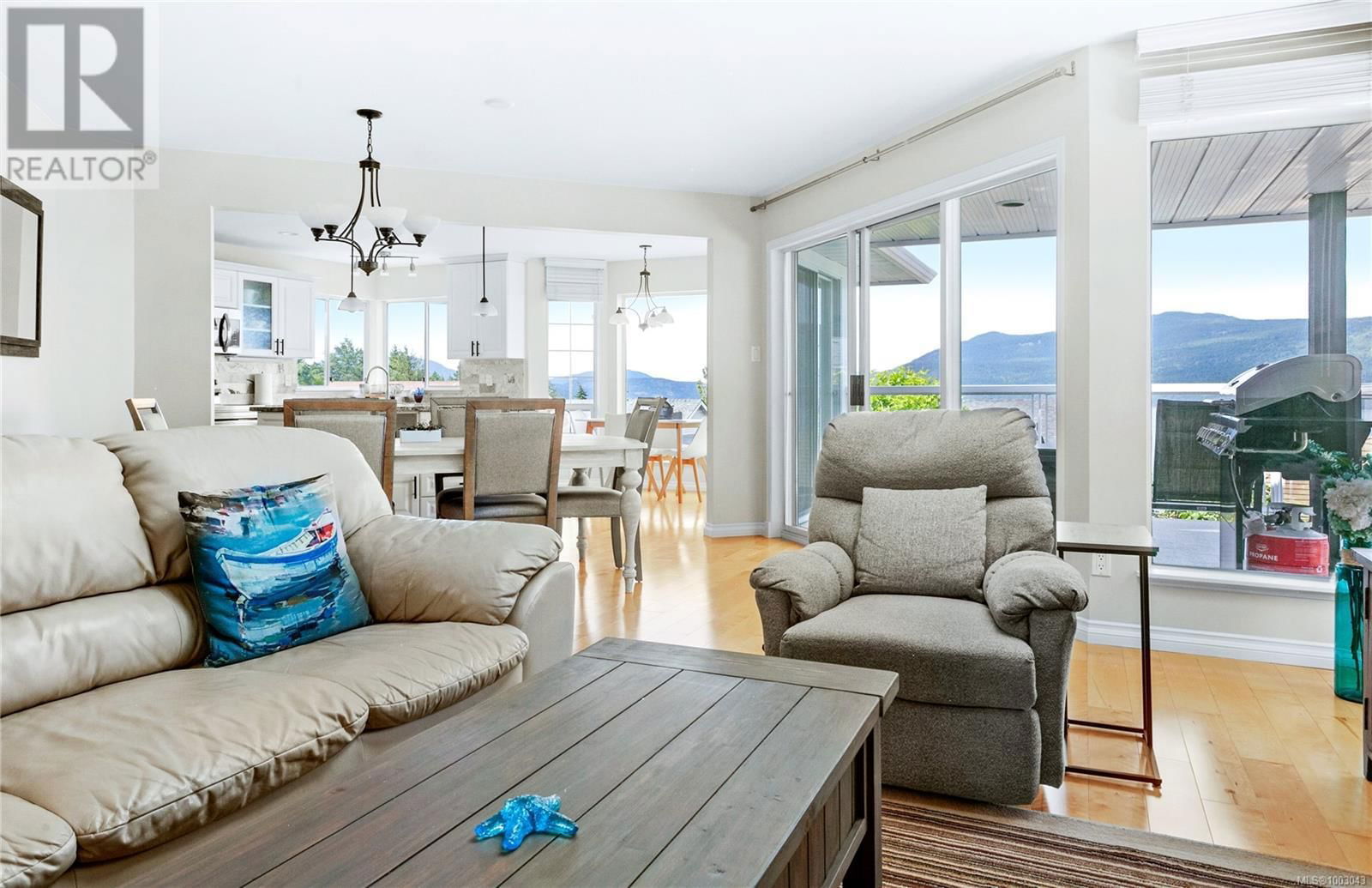 552 MARINE VIEW Image 6
