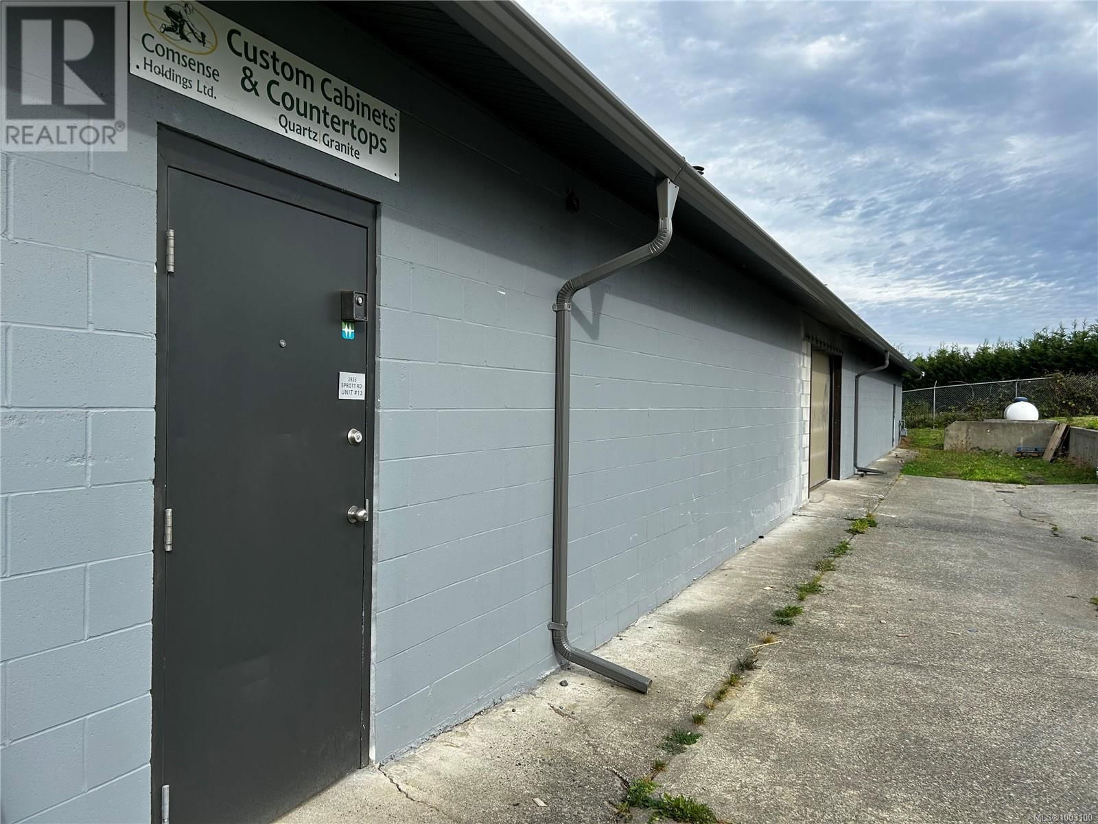 2935 SPROTT ROAD Image 11