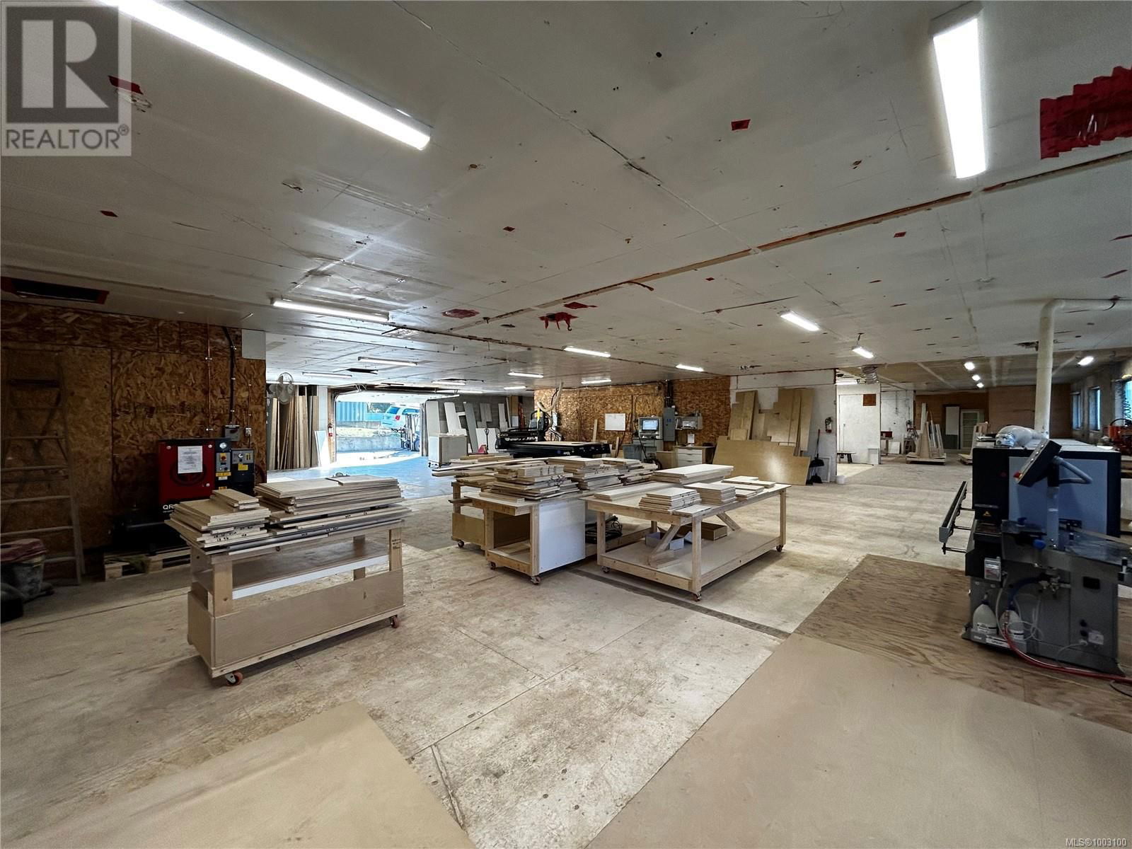 2935 SPROTT ROAD Image 13