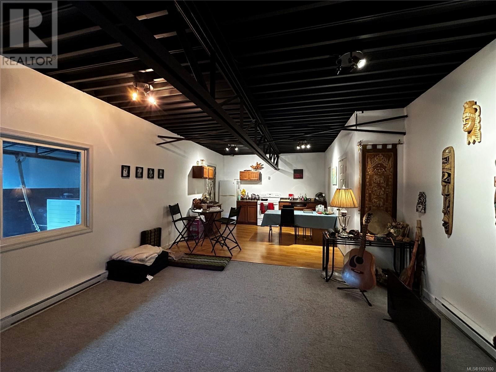 2935 SPROTT ROAD Image 25