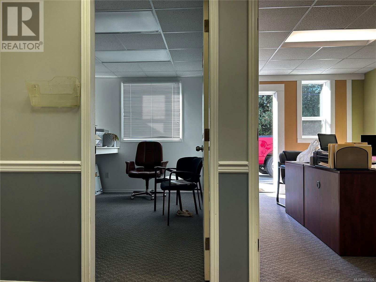 2935 SPROTT ROAD Image 26