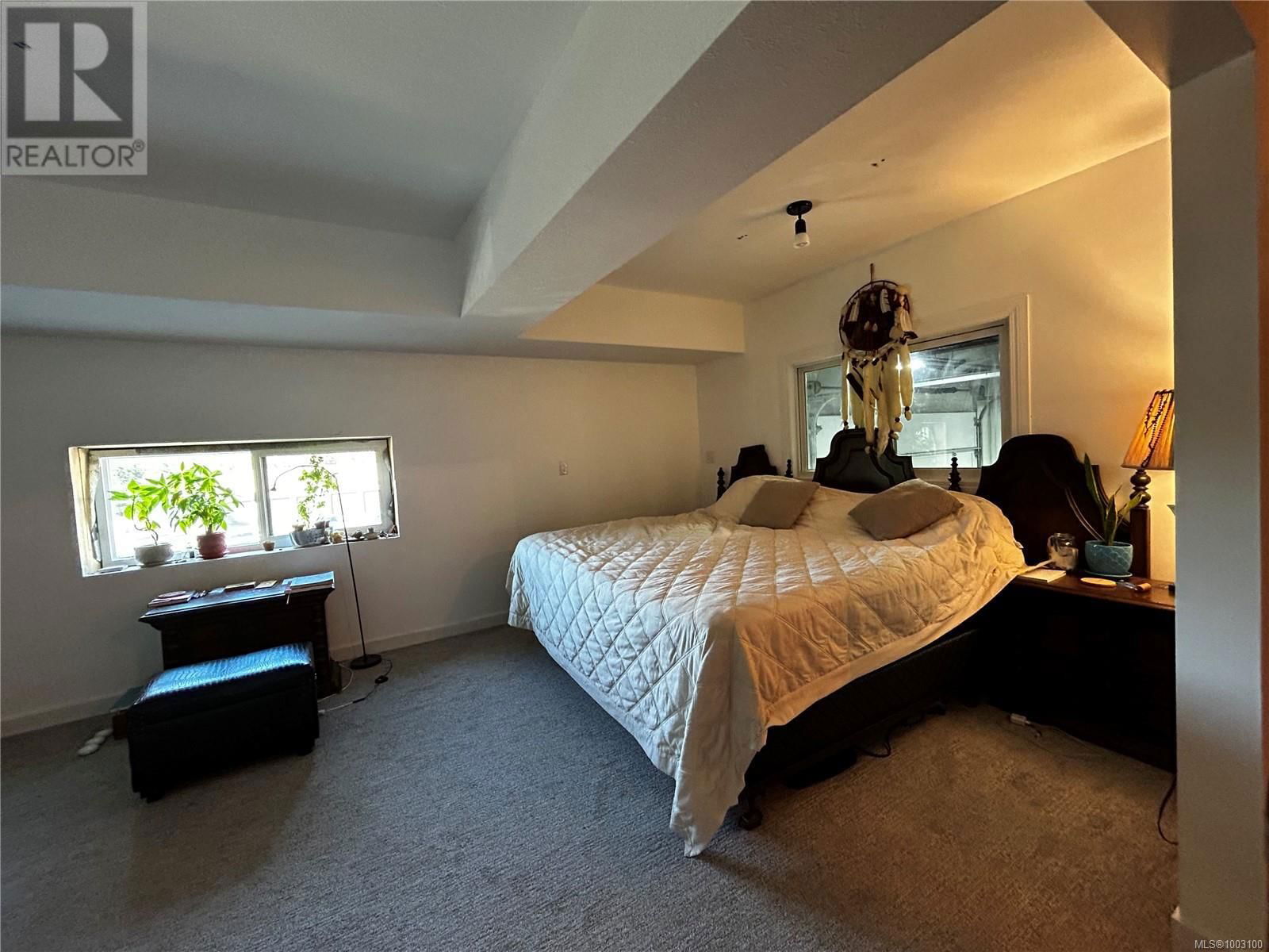 2935 SPROTT ROAD Image 29