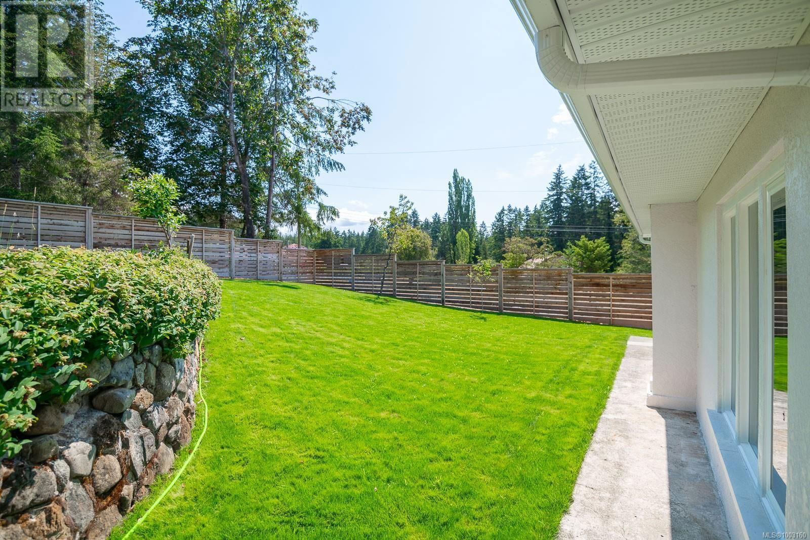 5843 STRATHCONA STREET Image 10