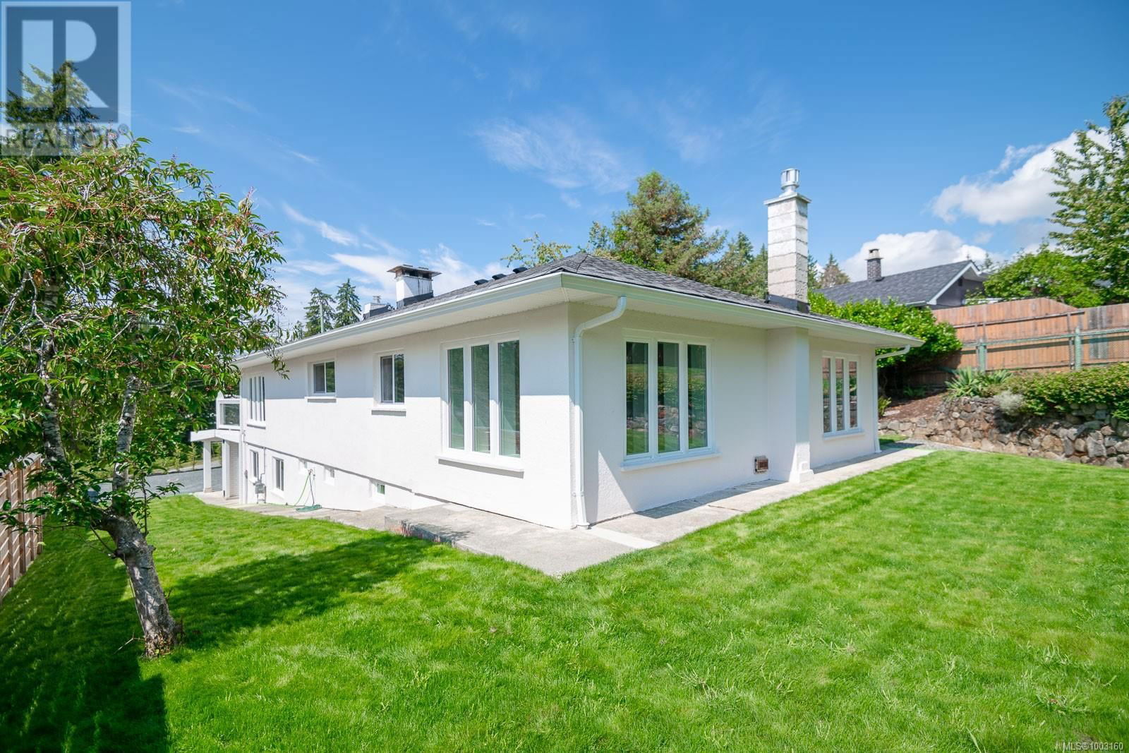 5843 STRATHCONA STREET Image 2