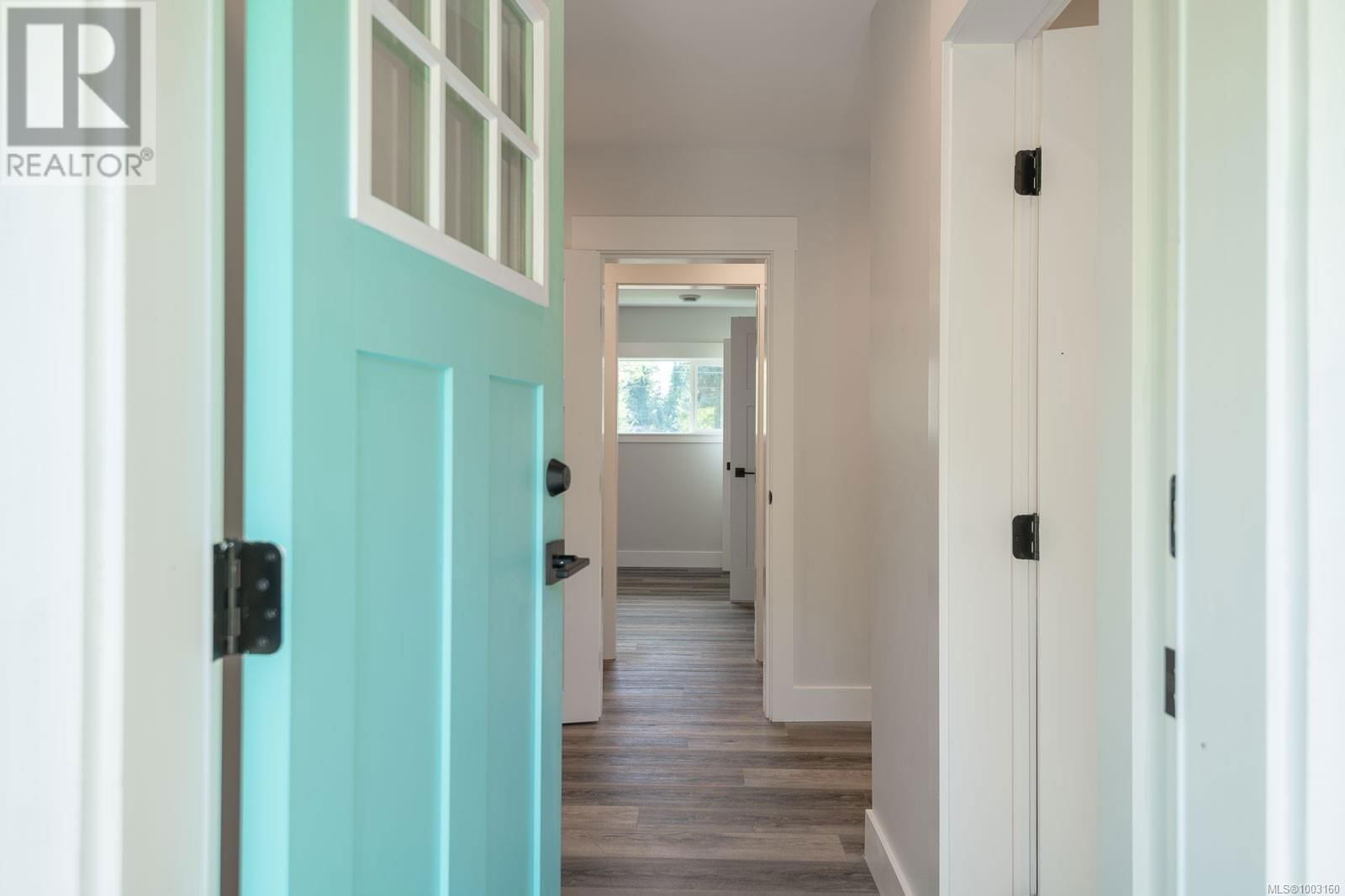 5843 STRATHCONA STREET Image 25