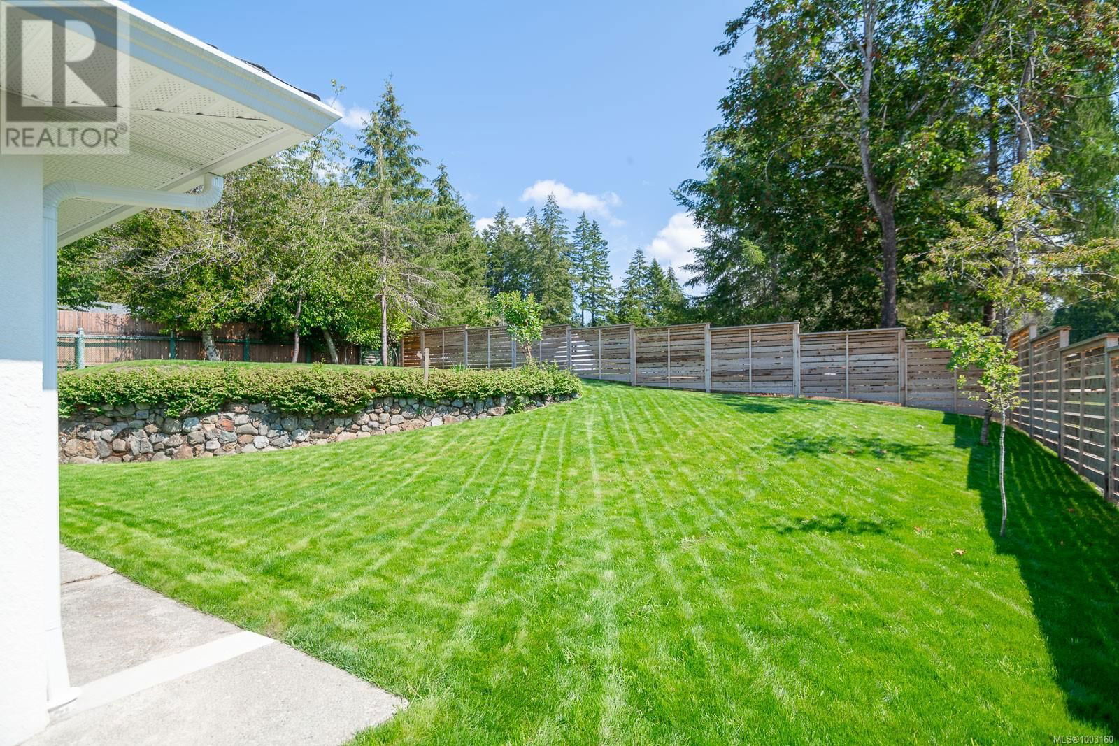 5843 STRATHCONA STREET Image 3